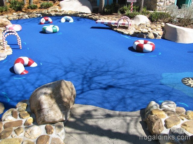 winter-summerland-miniature-golf-49